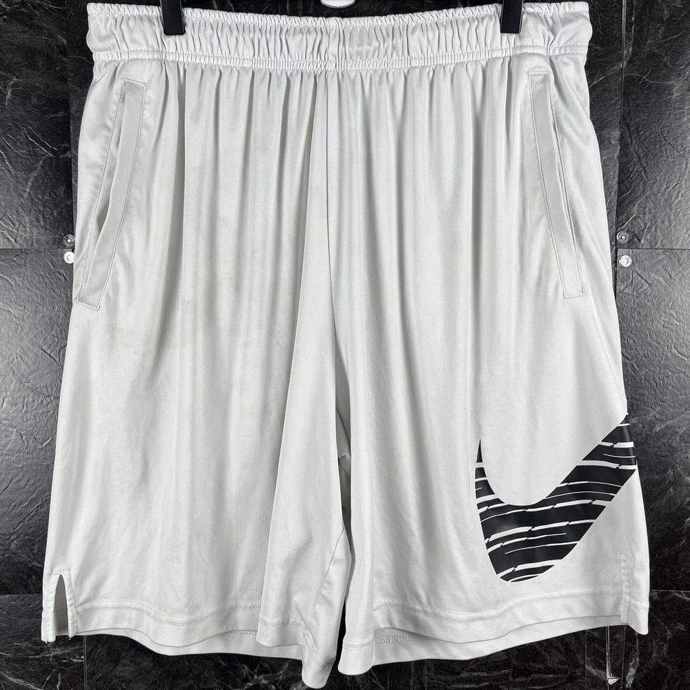 Nike Men's White Dri-Fit Shorts XL -Flaws